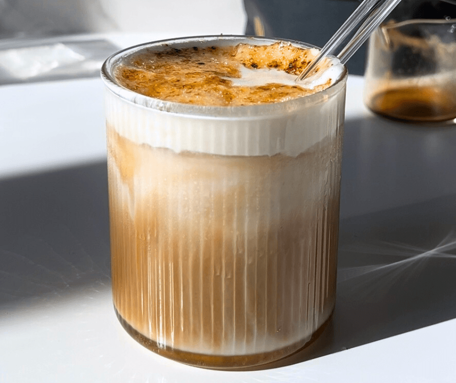 Der perfekte Sommergenuss: Creme Brulee Iced Latte - Barista Royal GmbH